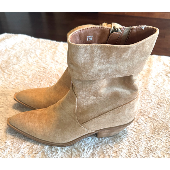 Yellow Box Shoes - Yellow Box Western Boots Womens 8.5 slouch Faux suede pointed toe booties Beige
